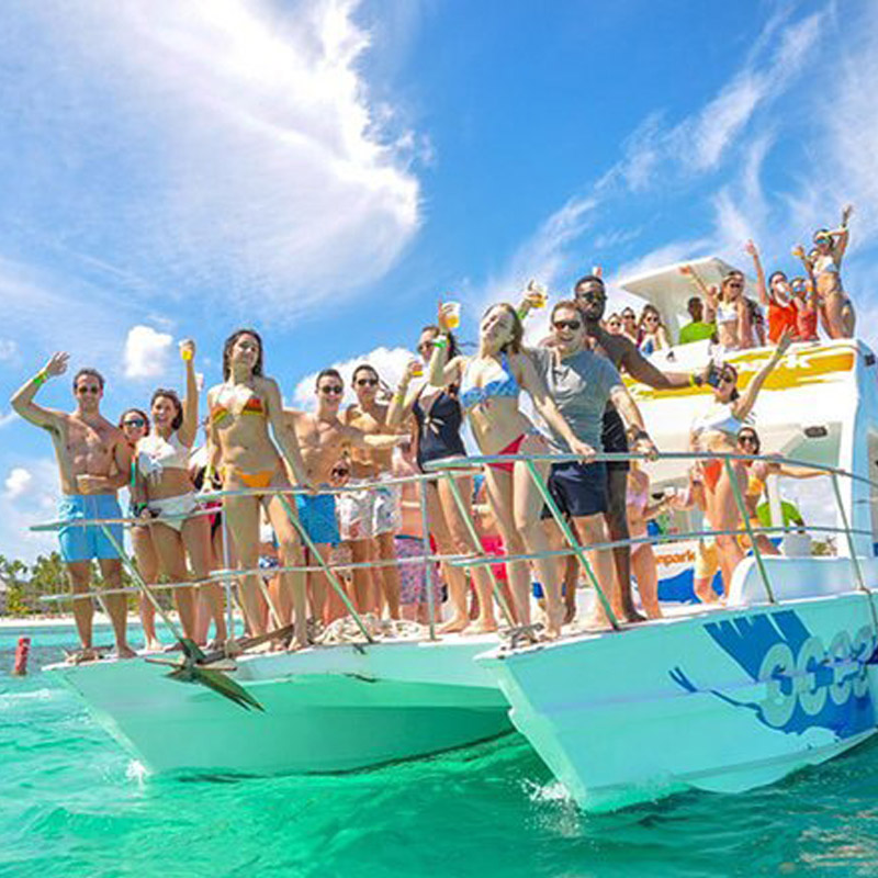 PRIVATE CATAMARAN TOUR IN PUNTA CANA – LOS CORALES BEACH